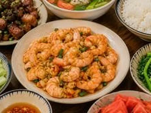 Không phải nước mắm, đây mới là bí quyết giúp tôm rang đỏ đẹp và săn chắc