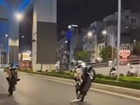 Danh tính nhóm thanh niên trong clip 'bốc đầu' xe điện trên đường ở Hà Nội