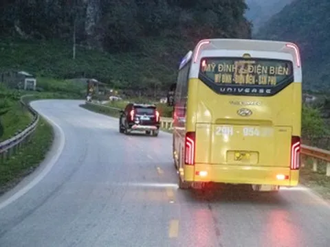 Đề xuất thí điểm không cho mượn làn ngược chiều để vượt xe trên Quốc lộ 6