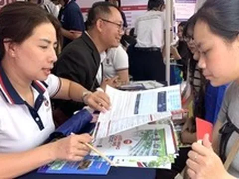 Bất ngờ điểm chuẩn AI, công nghệ thông tin tại Trường đại học Ngân hàng TP.HCM