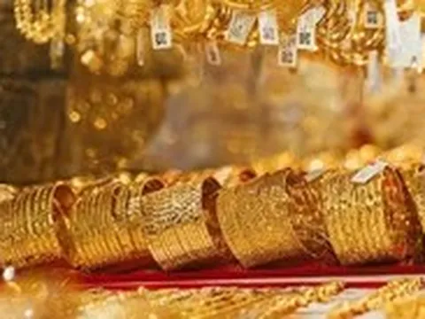 Đọc nhanh 11-8: Dầu Brent vọt lên gần 88 USD/thùng, vàng và bạc đồng loạt bứt phá