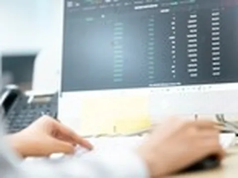Cổ phiếu vốn nhà nước điều chỉnh, VN-Index giảm hơn 3 điểm
