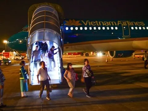 Sân bay Tân Sơn Nhất 2 lần tạm dừng cất, hạ cánh vì drone xâm nhập