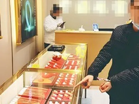 Chuyển khoản 28,2 tỷ đồng cho kẻ lừa đảo đi mua vàng, người đàn ông cầu cứu công an: Chủ tiệm vàng “vô tình bị vạ lây”