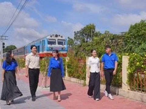 Đường tàu - đường hoa, điểm nhấn xanh của tuổi trẻ Dĩ An