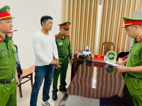 Tạm giữ hình sự tài xế đánh người nhập viện vì tranh giành khách