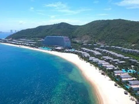 Bãi biển miền Trung hội tụ gần 20 khách sạn, khu nghỉ dưỡng cao cấp: Nhiều người đã đi nhưng chưa biết tên