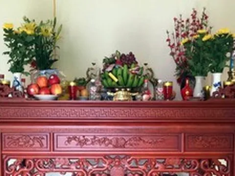 Thắp hương mùng 1 Âm lịch, tuyệt đối không để loại hoa, quả này trên bàn thờ: Nhiều nhà vẫn đang mắc sai lầm