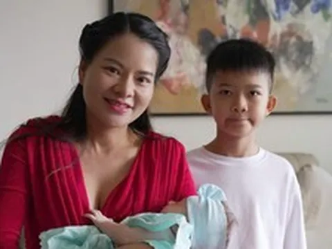Tina Yuan làm đầy tháng cho con gái ở Singapore, mâm cỗ đậm nếp Việt