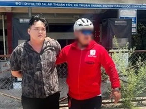TP.HCM: Giả vờ uống cà phê, xin sạc điện thoại để cướp tiền, vàng của nữ chủ quán
