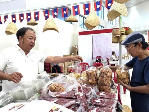 Từ gian hàng nhỏ, đặc sản Việt tìm đường ra thị trường quốc tế
