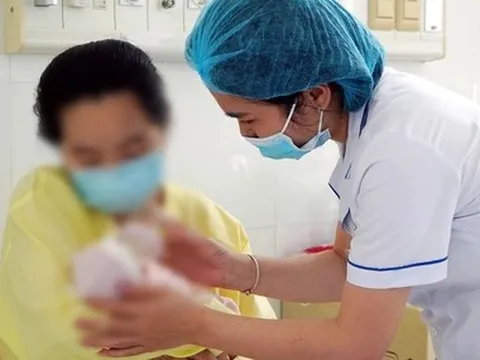 Bé gái sinh non 1,2kg ‘không khóc, không thở’ hồi phục kỳ diệu sau 21 ngày