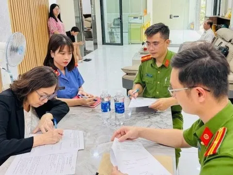 Dùng tài khoản cá nhân mua bán vàng bạc để trốn thuế, chủ doanh nghiệp bị khởi tố