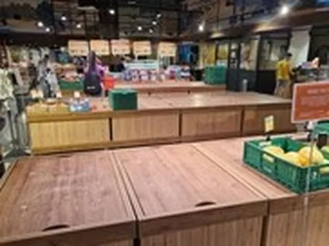 'Chiến tranh siêu thị' Nga - Ukraine, các kệ hàng trống rỗng trở lại ở Kiev