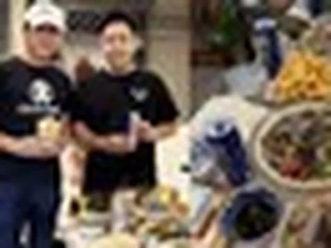 Quang Lê làm giỗ lần thứ 13 cho bố