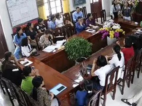 Xác minh vụ nữ hiệu trưởng đập bàn, ném cốc tại Ninh Bình