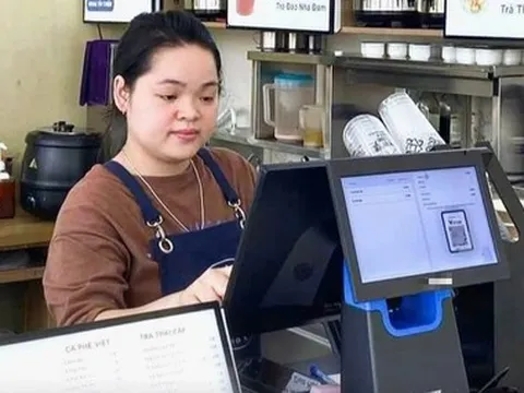 Hộ kinh doanh bán món hàng 5.000 đồng, tốn tới 700 đồng xuất hóa đơn