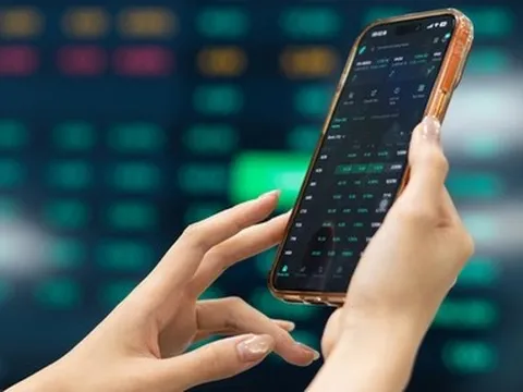 Cấm giao dịch chứng khoán 2 năm với 16 người cho mượn tài khoản để thao túng cổ phiếu