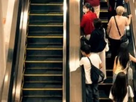 Một metro Bến Thành - Suối Tiên, nhiều mảng đối lập qua ống kính sinh viên