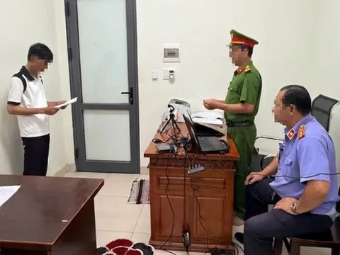 Khởi tố nam thanh niên giao cấu với bạn gái 14 tuổi quen qua mạng