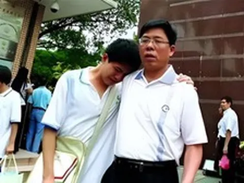 Anh trai giả mạo danh tính em trai để vào đại học, nhiều năm sau bị tố cáo, nhà trường ra quyết định: "Thu hồi bằng cử nhân"