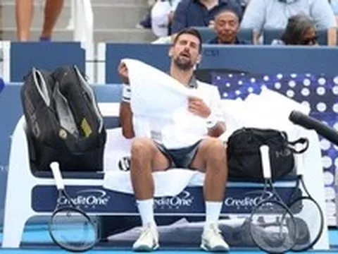Djokovic kiệt sức sau trận đấu 2 tiếng rưỡi và bị loại sớm ở giải Cincinnati Masters