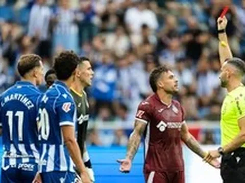 La Liga khởi tranh quyết liệt với 2 trận đấu có 16 thẻ vàng và 2 thẻ đỏ