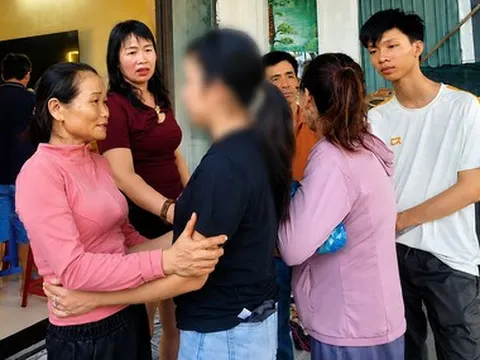 Vụ điện giật chết 2 vợ chồng: Buổi trao, nhận lại tiền cọc đầy nước mắt