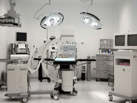 Vụ Công ty Việt Mỹ và ‘mạng lưới’ công ty con nâng giá thuốc và thiết bị y tế?