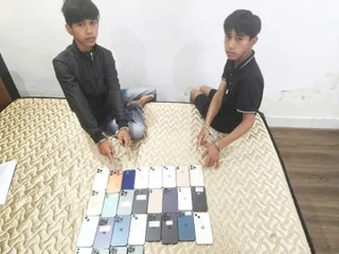 Bắt anh em sinh đôi 17 tuổi trộm 27 iPhone ở Đà Nẵng