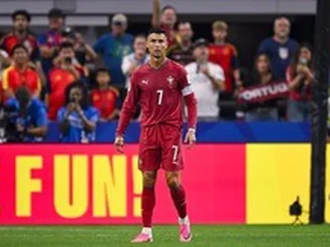 Ronaldo bất ngờ tiết lộ chuyện sắp giải nghệ