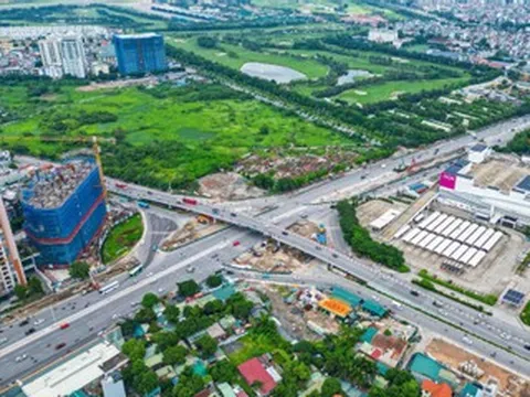 Cận cảnh công trường thi công hầm chui 6 làn xe hơn 700 tỷ tại Hà Nội