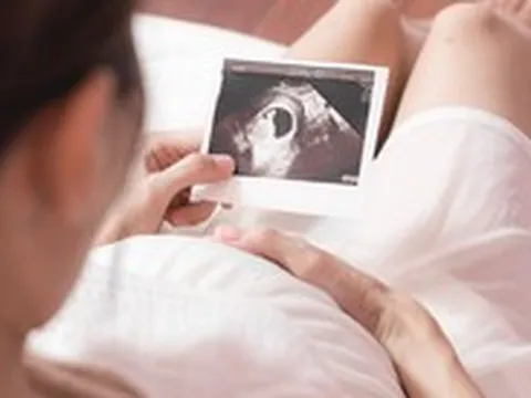Mất cân bằng giới tính khi sinh giảm chậm: Mục tiêu năm 2035 về mức tự nhiên