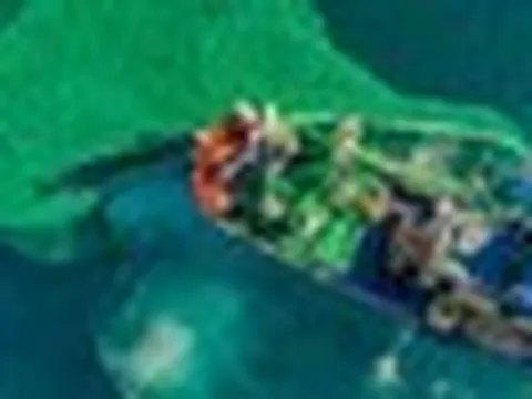 Làng chài hơn 400 tuổi của Việt Nam được đề cử tốt nhất thế giới: Mái đỏ san sát, tên gọi gắn nghề xưa