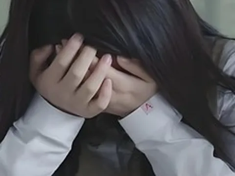 "Nay em vừa đập điện thoại của con" - Người mẹ ở Hà Nội kể chuyện nhà, phụ huynh chia phe tranh luận