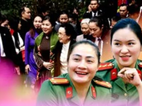 Những 'bông hồng thép' bảo vệ các yếu nhân