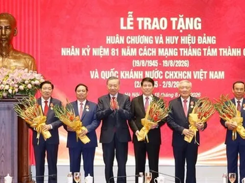 Tổng Bí thư, Chủ tịch nước Tô Lâm trao Huân chương Hồ Chí Minh cho 5 nguyên ủy viên Bộ Chính trị