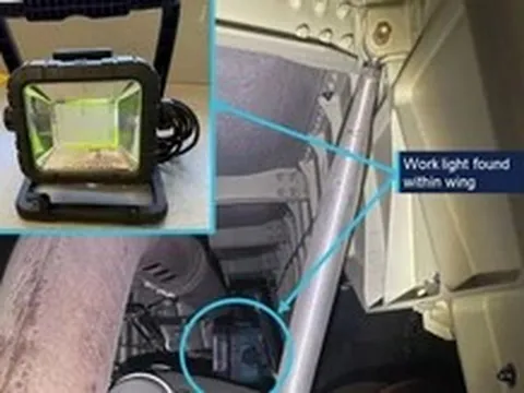 Úc điều tra vụ đèn làm việc bỏ quên trong cánh máy bay Qantas suốt hai ngày