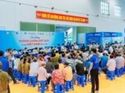 Vĩnh Long: Hơn một ngàn người dân được khám sức khỏe, tầm soát đột quỵ và phát thuốc miễn phí
