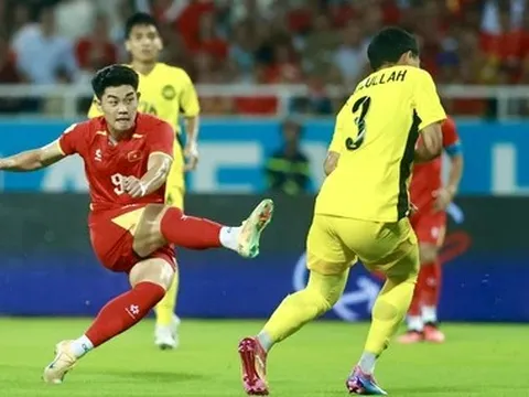 Việt Nam - Malaysia (hiệp 1) 0-0: Văn Hậu bỏ lỡ đáng tiếc