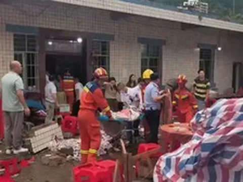 Tiệc mừng con đỗ đại học bỗng biến thành thảm kịch: Bức tường bất ngờ đổ sập, 5 người thiệt mạng, 17 người bị thương