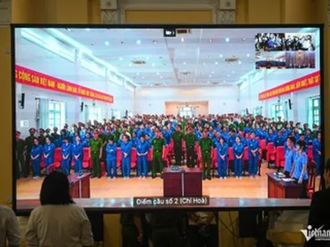 Ca sĩ Chi Dân và 'tiệc' ma túy bên chiếc nồi inox