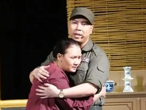 Con gái nhà thơ Phan Vũ nói về hình ảnh thanh gươm trong vở Thanh gươm và bà mẹ
