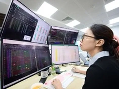 Thanh khoản chứng khoán vẫn èo uột, VN-Index lại đi lùi