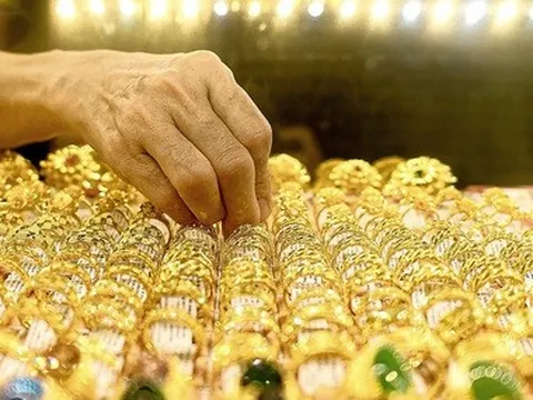 Tối nay giá vàng tăng mạnh, hướng đến ngưỡng 4.500 USD/ounce