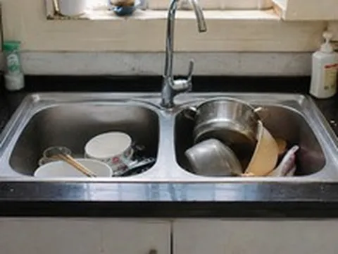 Vì sao ngày càng nhiều gia đình không còn dùng chậu rửa bát 2 ngăn? 1 giải pháp thay thế đang được ưa chuộng hơn cả