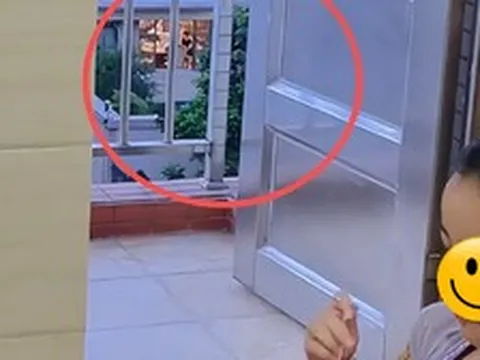 Điều "bất thường" trong bức ảnh khiến nhiều người phải thốt lên: Hóa ra khoảng cách giữa nhà giàu và nhà nghèo không chỉ ở tiền bạc!