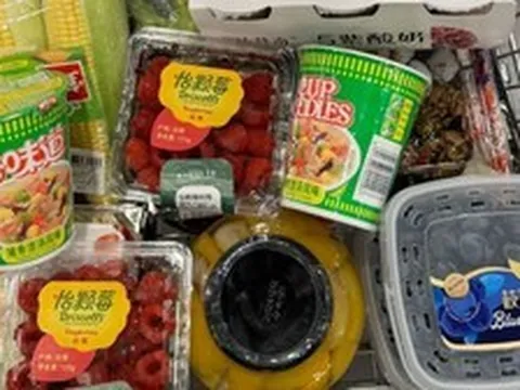Vì sao siêu thị thường đặt đồ ăn vặt ngay gần quầy thanh toán?