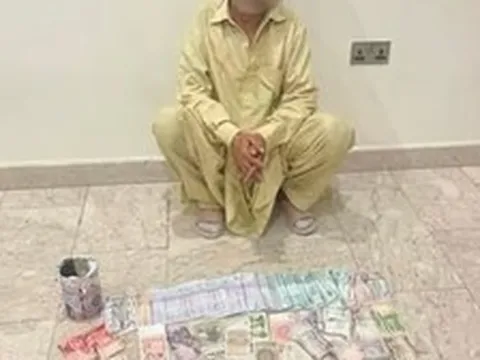 Dubai: Người đàn ông ăn xin lái xe sang sau khi tan ca làm việc