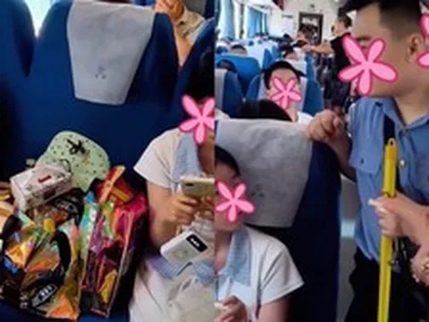 Bà cô gọi nhân viên trên tàu xử lý hai bạn nữ mua 3 vé nhưng chỉ ngồi 2 ghế, không chịu nhường chỗ
